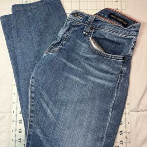 Woman’s lucky brand jeans